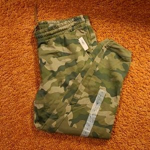 NWT camo joggers